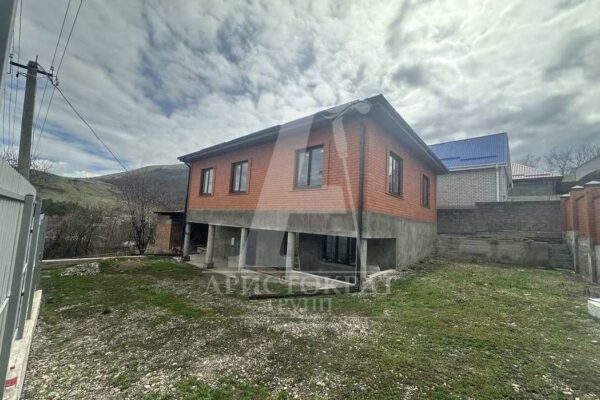 Дом, 180 кв.м — Юца село, Зеленая