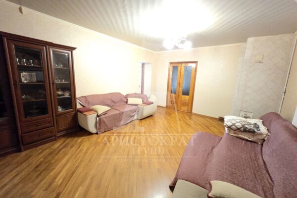 4-комн. квартира, 109.4 кв.м — Пятигорск, Октябрьская улица, 12